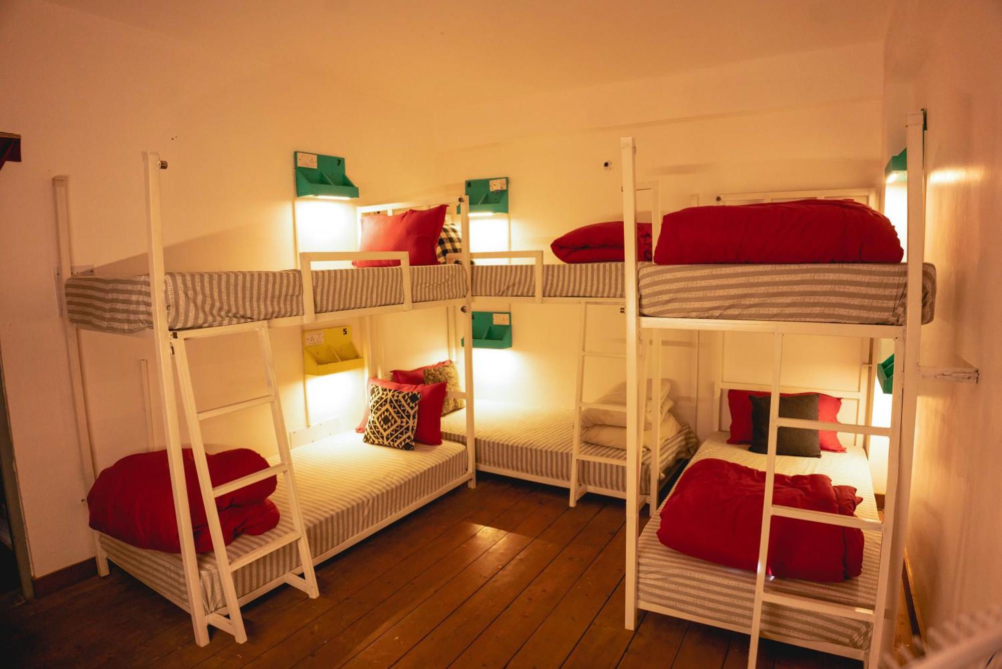 Mitra Mcleodganj Hostel McLeod Ganj Bagian luar foto