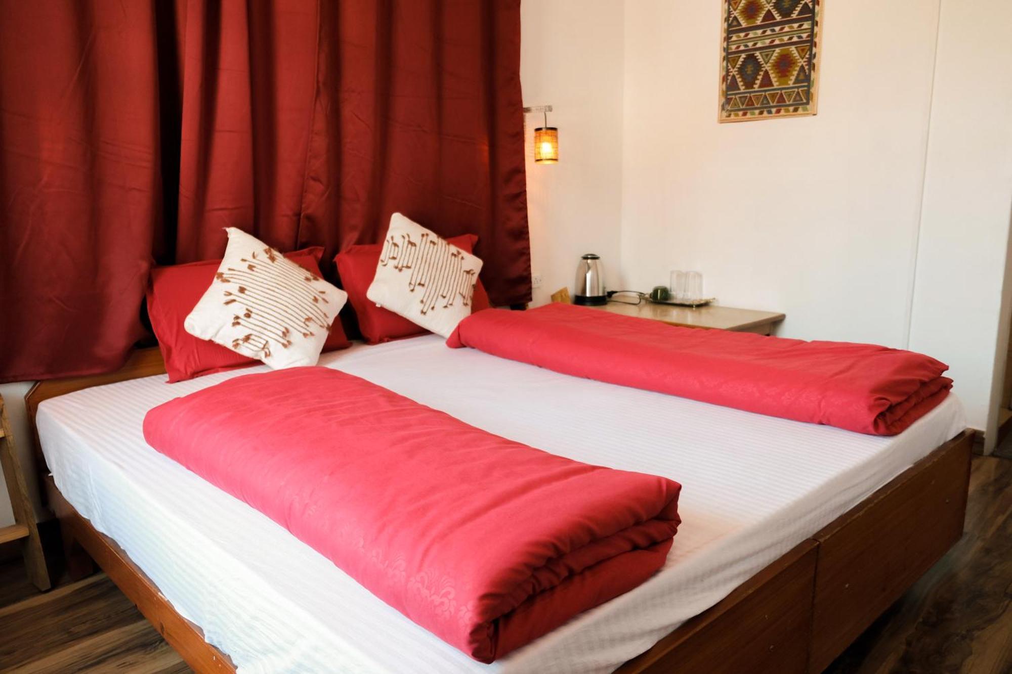 Mitra Mcleodganj Hostel McLeod Ganj Bagian luar foto