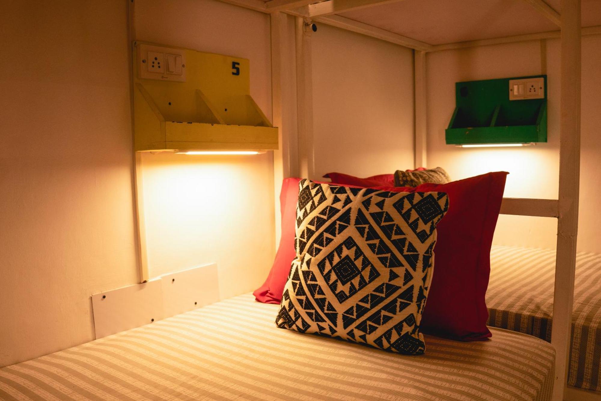 Mitra Mcleodganj Hostel McLeod Ganj Bagian luar foto