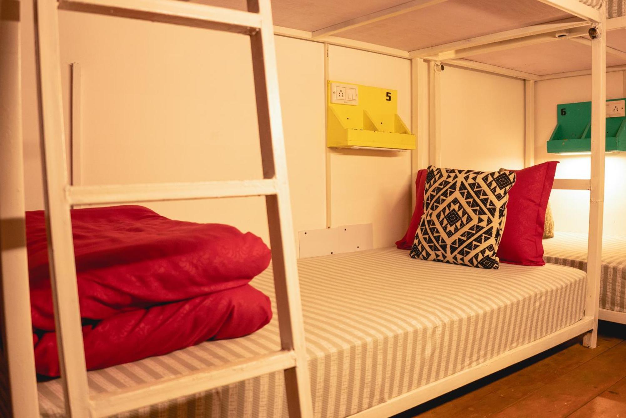Mitra Mcleodganj Hostel McLeod Ganj Bagian luar foto