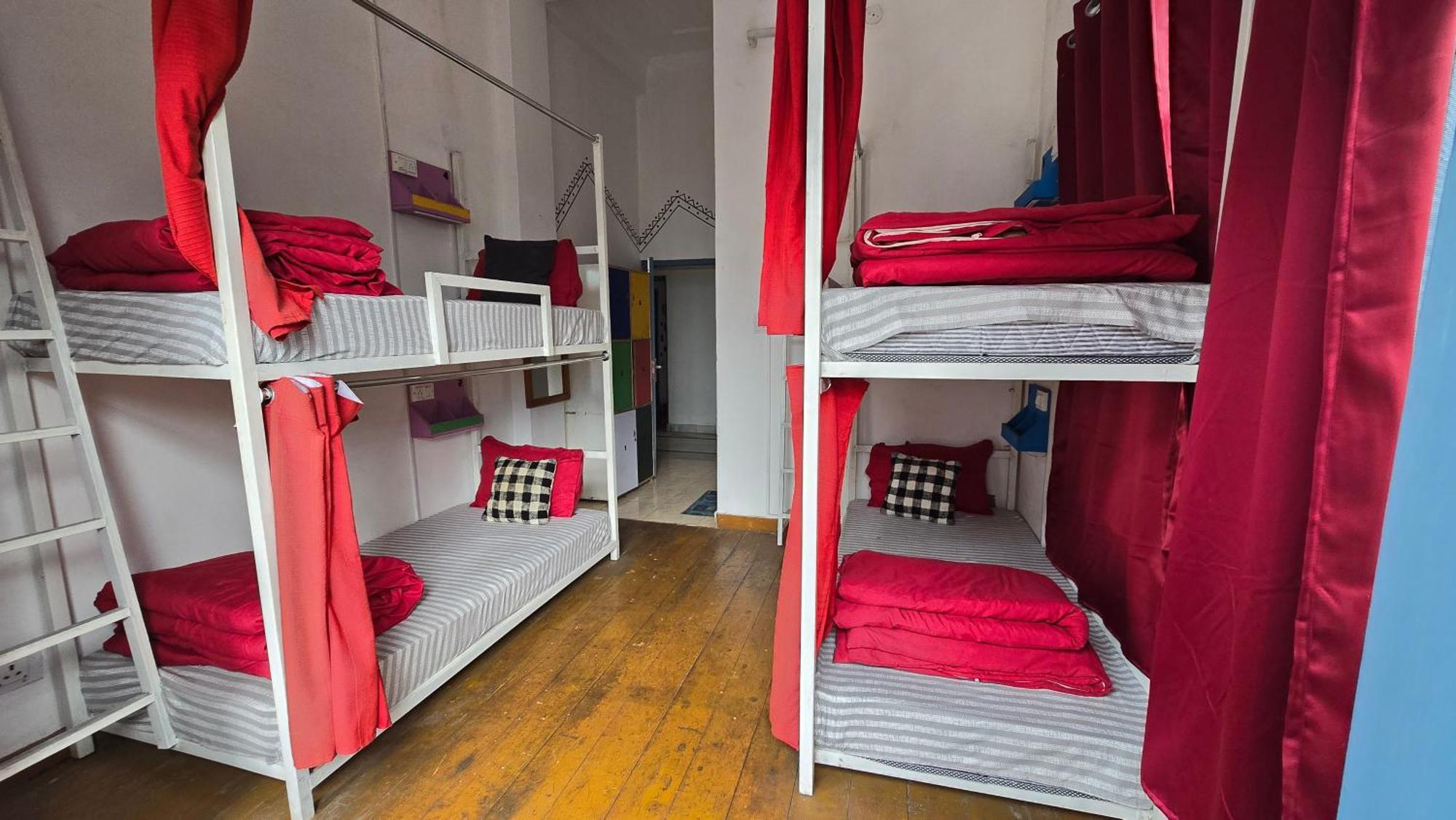 Mitra Mcleodganj Hostel McLeod Ganj Bagian luar foto