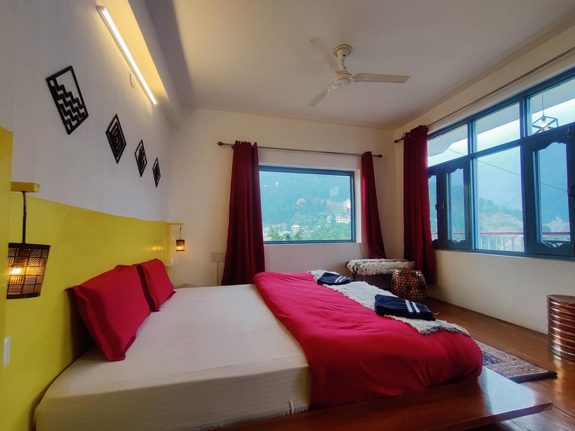 Mitra Mcleodganj Hostel McLeod Ganj Bagian luar foto