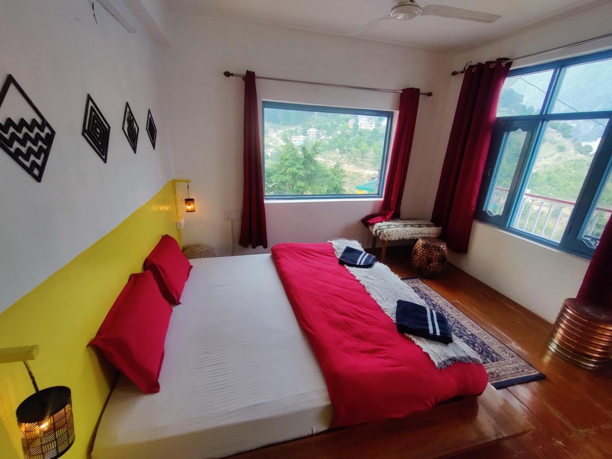 Mitra Mcleodganj Hostel McLeod Ganj Bagian luar foto