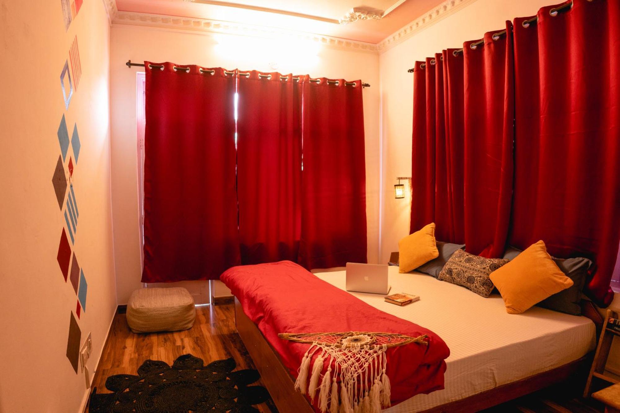 Mitra Mcleodganj Hostel McLeod Ganj Bagian luar foto